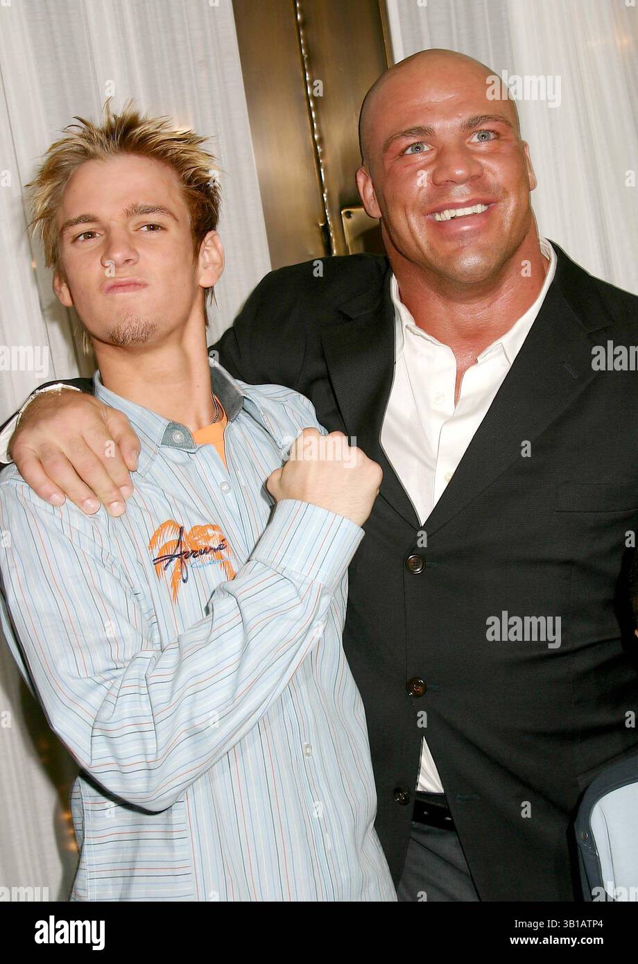 6. März 2005 - New York, New York, USA - K42066ML. DER 6. JÄHRLICHE FAMILIENTAG DER T.J. MARTELL FOUNDATION IM CIPRIANI 200 FIFTH AVE, NEW YORK New YORK 03-06-2005. - 2005.AARON CARTER AND KURT ANGLE(Credit Image: © Mitchell Levy/Globe photos/ZUMAPRESS.com) Stockfoto