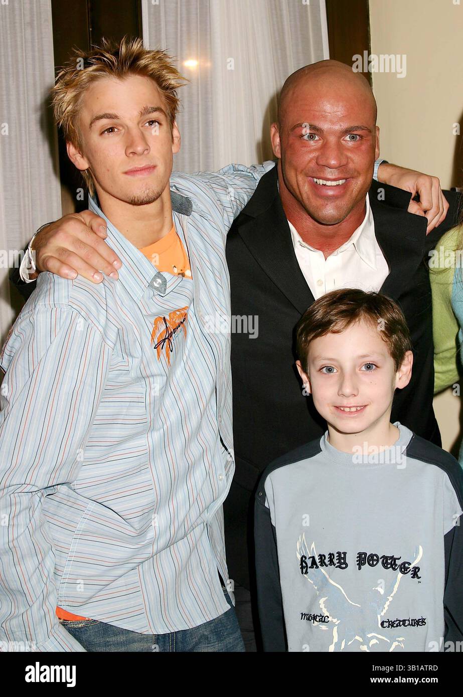 6. März 2005 - New York, New York, USA - K42066ML. DER 6. JÄHRLICHE FAMILIENTAG DER T.J. MARTELL FOUNDATION IM CIPRIANI 200 FIFTH AVE, NEW YORK New YORK 03-06-2005. - 2005.AARON CARTER AND KURT ANGLE(Credit Image: © Mitchell Levy/Globe photos/ZUMAPRESS.com) Stockfoto