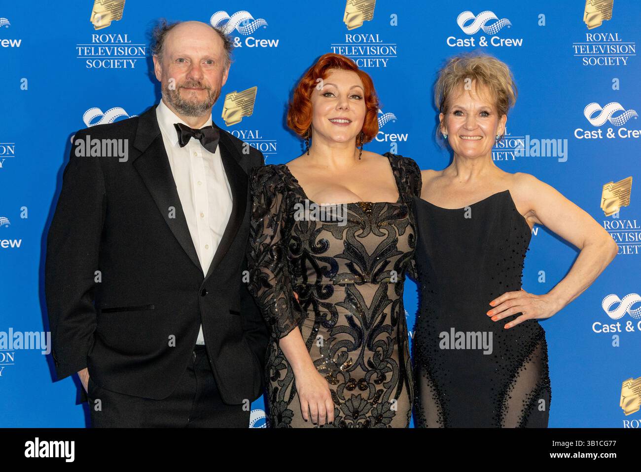 Celebs nehmen an den Royal Television Society Programme Awards 2025 im Grosvenor House Hotel Teil mit: Nicholas Asbury, Sophie Willan, Lorraine Ashbourne Where: London, Vereinigtes Königreich Wann: 25. März 2025 Credit: Phil Lewis/WENN Stockfoto