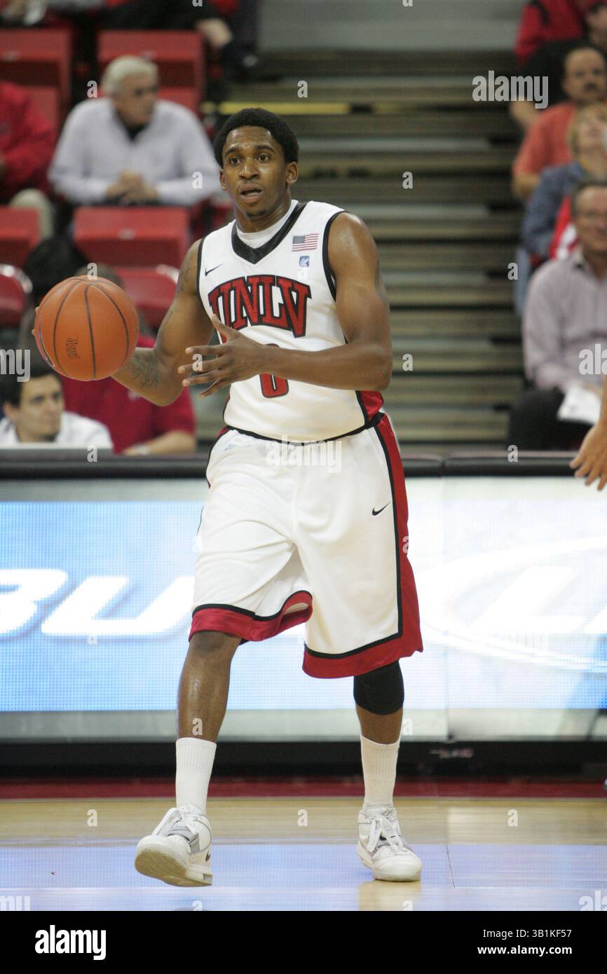 9. November 2010: Oscar Bellfield (0) der UNLV während eines NCAA-Basketballspiels zwischen den Wasburn Ichabods und den UNLV Runnin' Rebels im Thomas and Mack Center in Las Vegas, NV. UNLV gewann 88–53. (Bild: © Josh Holmberg/Cal Sport Media/ZUMApress.com) Stockfoto