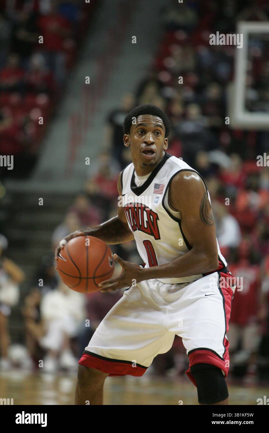9. November 2010: Oscar Bellfield (0) der UNLV während eines NCAA-Basketballspiels zwischen den Wasburn Ichabods und den UNLV Runnin' Rebels im Thomas and Mack Center in Las Vegas, NV. UNLV gewann 88–53. (Bild: © Josh Holmberg/Cal Sport Media/ZUMApress.com) Stockfoto