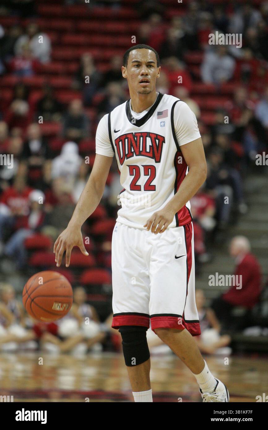 9. November 2010: Chace Stanback (22) der UNLV während eines NCAA-Basketballspiels zwischen den Wasburn Ichabods und den UNLV Runnin' Rebels im Thomas and Mack Center in Las Vegas, NV. UNLV gewann 88–53. (Bild: © Josh Holmberg/Cal Sport Media/ZUMApress.com) Stockfoto