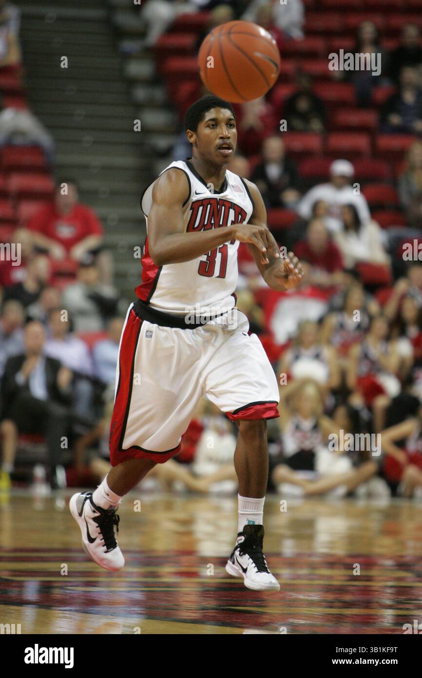 9. November 2010: Justin Hawkins von UNLV (31) während eines NCAA-Basketballspiels zwischen den Wasburn Ichabods und den UNLV Runnin' Rebels im Thomas and Mack Center in Las Vegas, NV. UNLV gewann 88–53. (Bild: © Josh Holmberg/Cal Sport Media/ZUMApress.com) Stockfoto