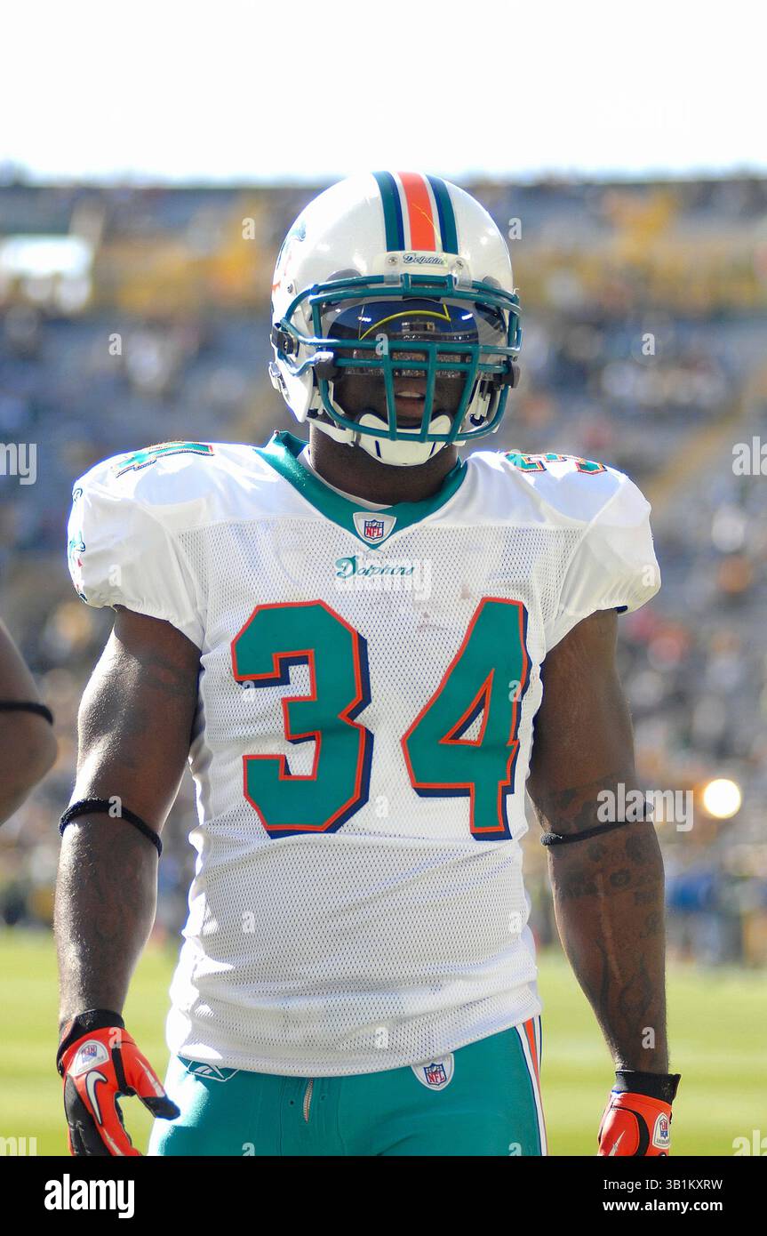 10.17.10: Ricky Williams #34 beim Spiel Green Bay Packers vs Miami Dolphins in Green Bay am Lambeau Field. (Bild: © Jennifer Young / Cal Sport Media/Cal Sport Media/ZUMApress.com) Stockfoto