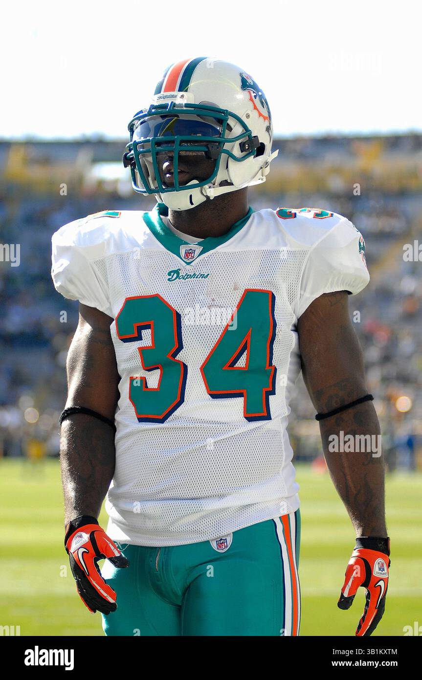 10.17.10: Ricky Williams #34 beim Spiel Green Bay Packers vs Miami Dolphins in Green Bay am Lambeau Field. (Bild: © Jennifer Young / Cal Sport Media/Cal Sport Media/ZUMApress.com) Stockfoto