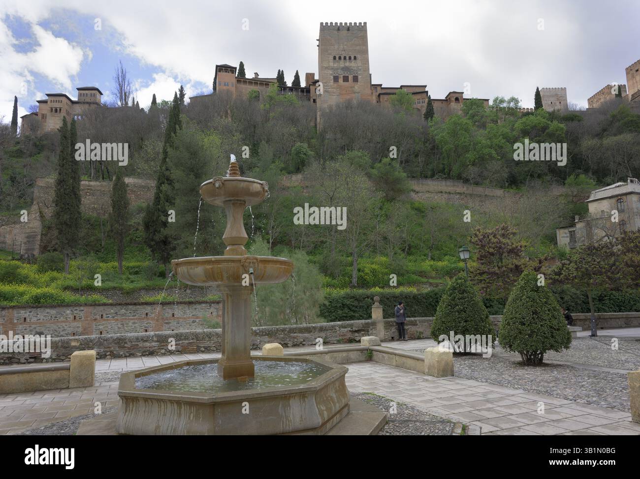 Brunnen Fuente del Paseo de los Tristes und Alhambra, Granada, Spanien, Europa Stockfoto