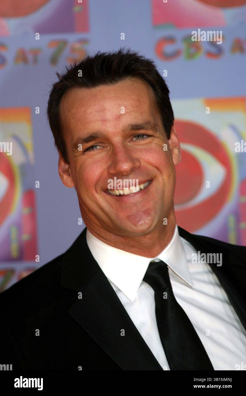 Januar 1980 - New York, New York, USA - K33824BT.''CBS AT 75'' IM HAMMERSTEIN BALLSAAL, NYC 11.02.2003. / / JAMES DAVID ELLIOTT(Bild: © Barry Talesnick/Globe Photos/ZUMAPRESS.com) Stockfoto