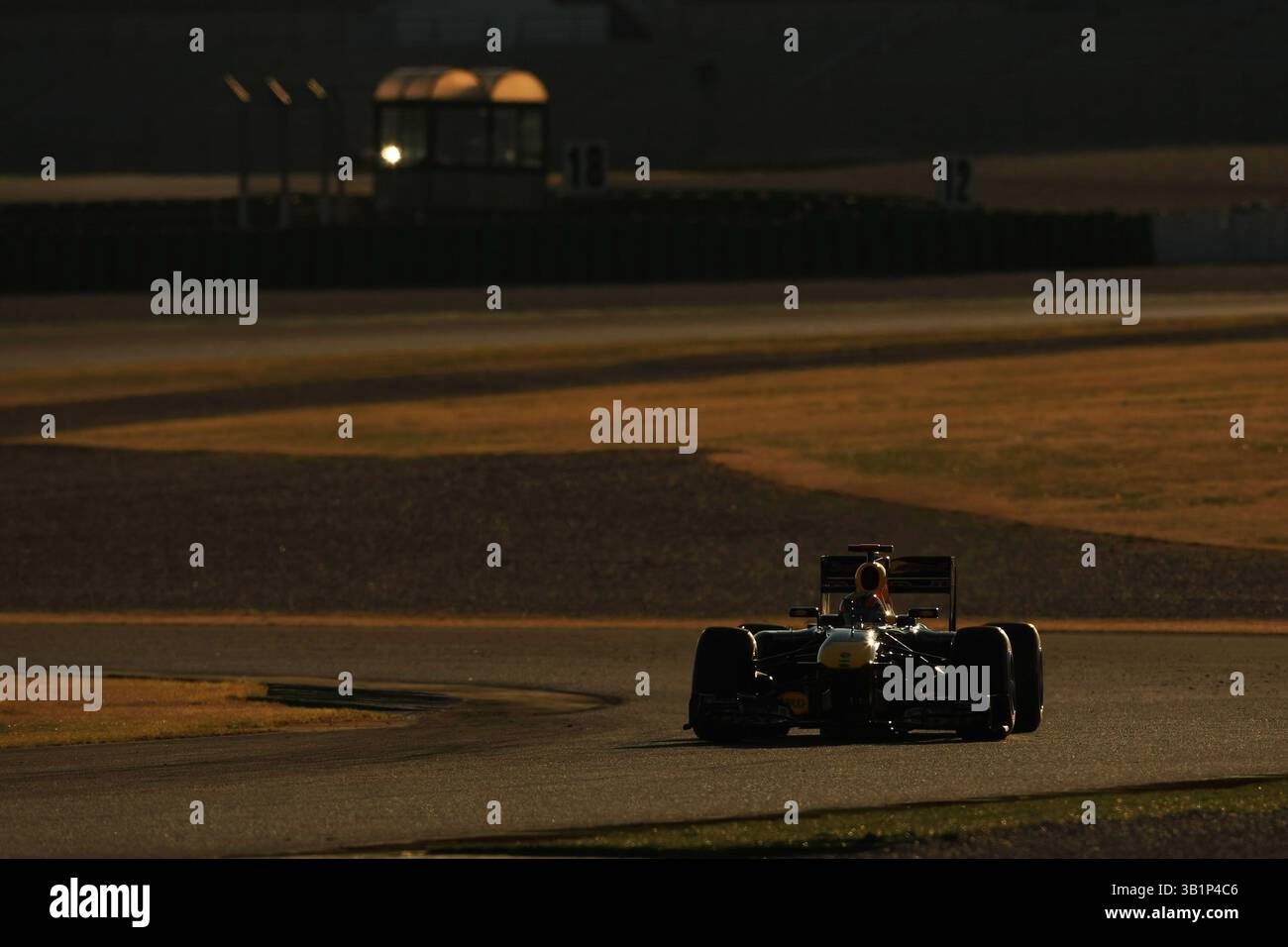 Februar 2011 - Valencia, Spanien - MARK WEBBER (aus), Red Bull Racing, fährt die RB7 während der Tests auf der Rennstrecke Circuit de la Comunitat Valenciana Ricardo Tormo. (Bild: © Sutton Motorsports/ZUMAPRESS.com) Stockfoto