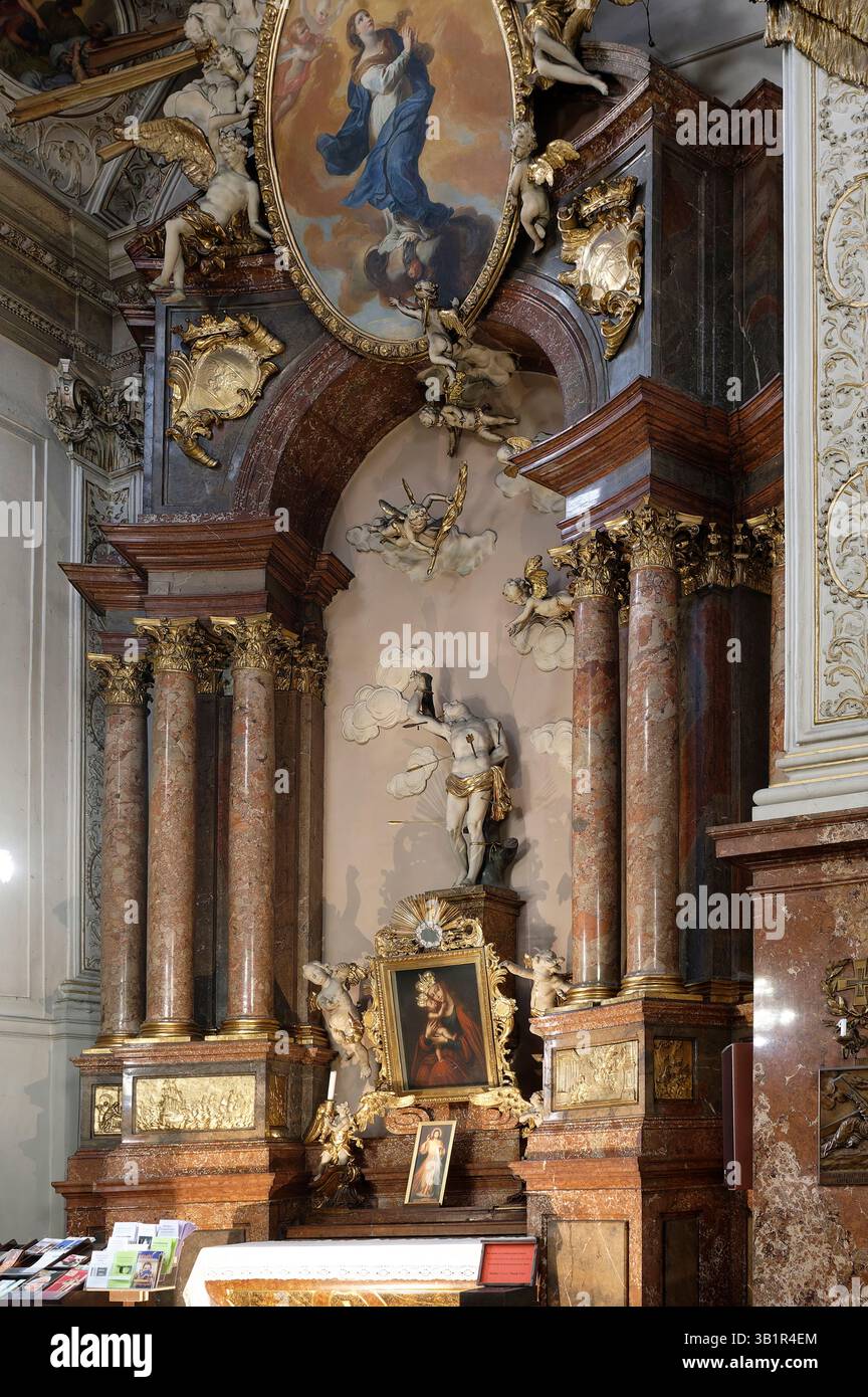 Wien, Österreich. Klosterkirche St. Hieronymus, auch Franziskanerkirche genannt, im 1. Bezirk Sebastian Kapelle, Entwurf Matthias Steinl zugeschrieben 1696, Top-Gemälde „Maria Immaculata“ im Stil von Johann Michael Rottmayr Stockfoto