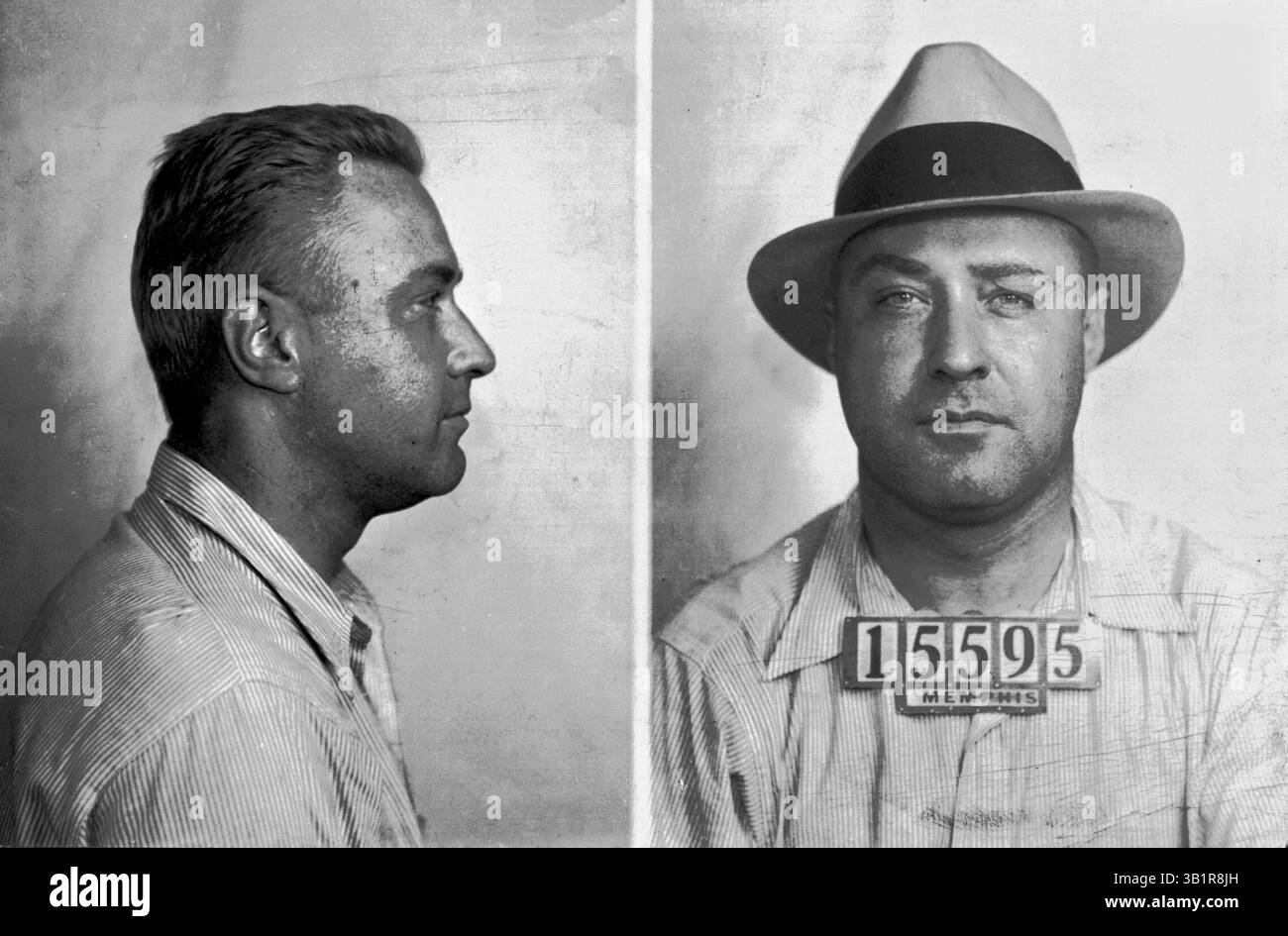 1. Oktober 1933 - Memphis, TN, USA - "ich werde bald aus diesem Gefängnis raus sein - sie haben mich, aber mich zu behalten ist eine andere Sache", sagte George "Machine Gun" Kelly einem Memphis Press-Scimitar-Reporter, als er in die Ecke genommen und in Memphis gefangen genommen wurde. Weniger als eine Woche später, am Sonntag, dem 1. Oktober 1933, kam 'Machine Gun' heraus, wurde aber nur zum Flughafen Memphis transportiert, um ihn nach Oklahoma City zu bringen, wo er wegen der Urschel-Entführung vor Gericht gestellt wurde. (Kreditbild: © The Commercial Appeal/ZUMApress.com) Stockfoto