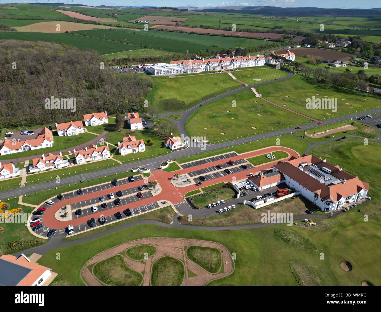 Luftaufnahme des Trump Turnberry Golfplatzes und Resorts in der Nähe von Girvan in South Ayrshire Schottland Großbritannien - Foto April 2025 Stockfoto