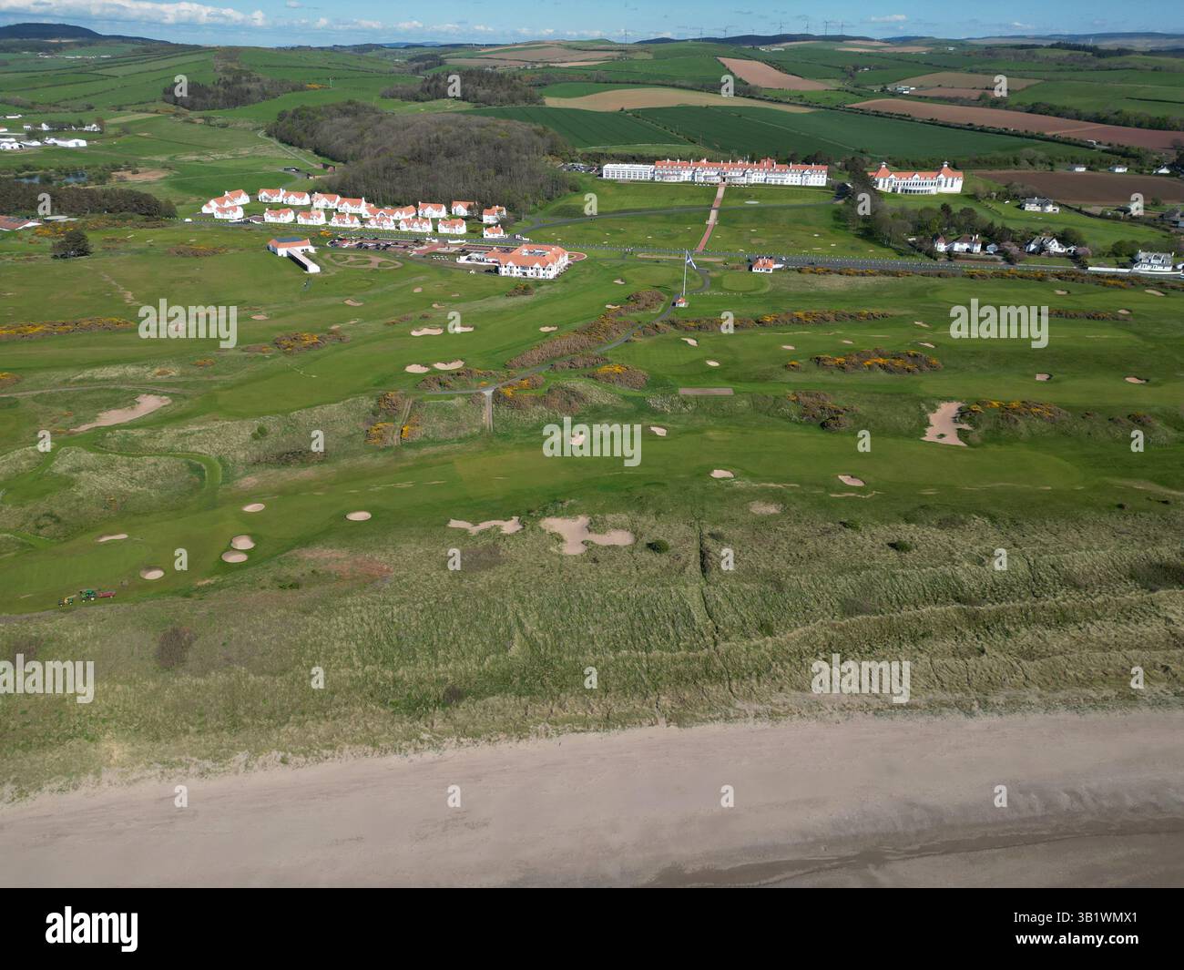 Luftaufnahme des Trump Turnberry Golfplatzes und Resorts in der Nähe von Girvan in South Ayrshire Schottland Großbritannien - Foto April 2025 Stockfoto