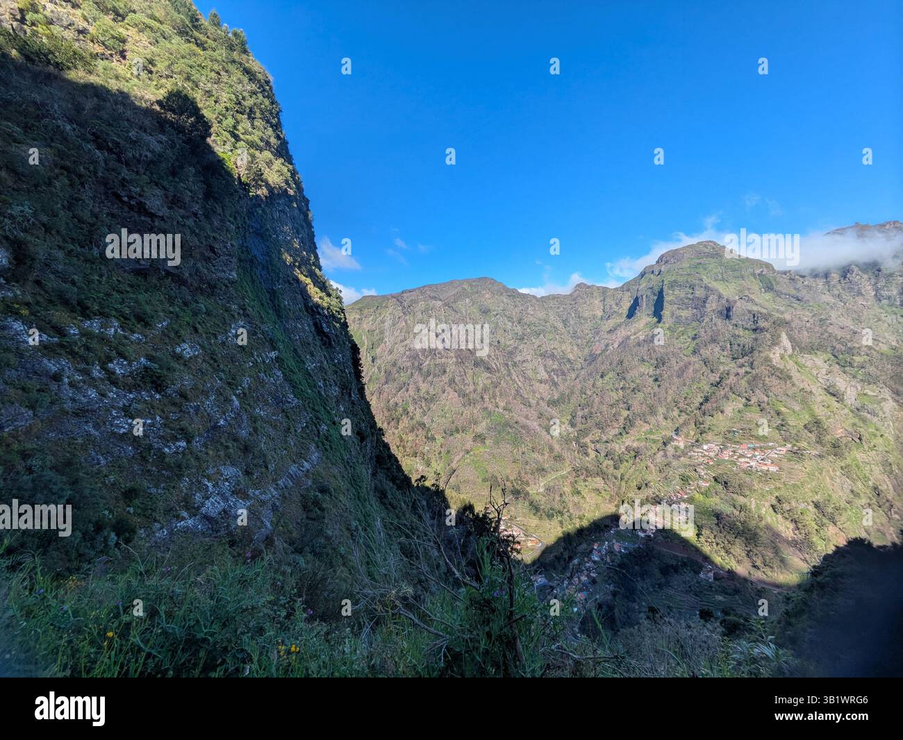 Steile Berge im Tal der Nonnen Madeira Stockfoto