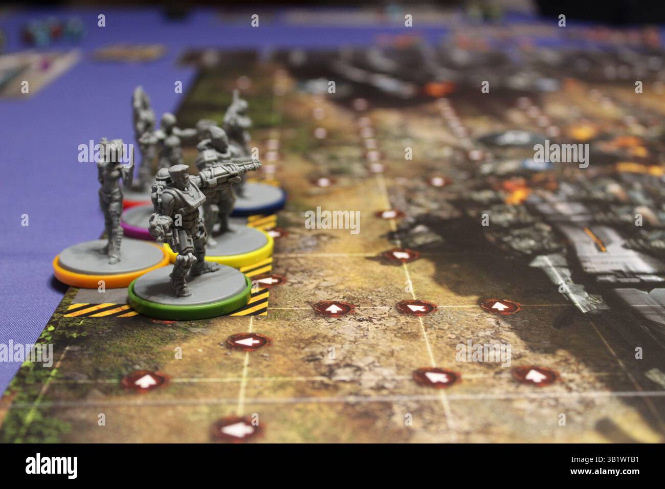 Project ELITE ist ein Echtzeit-Brettspiel. Kooperatives Spiel gegen den Feind. Brettspiele. Stockfoto