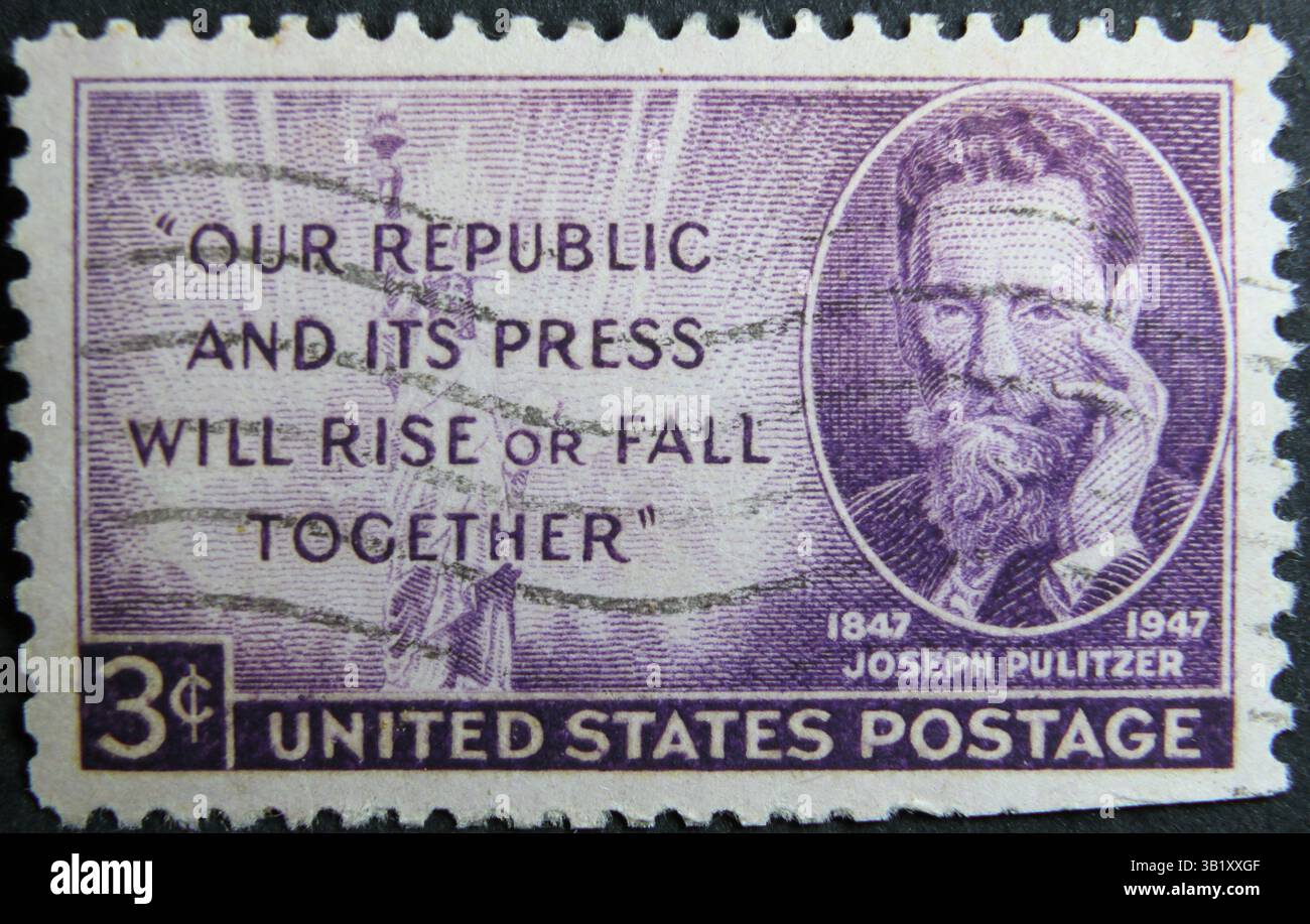 ISTANBUL, TÜRKEI - 24. JANUAR 2021: Die US-amerikanische Marke zeigt Joseph Pulitzer zum hundertsten Geburtstag um 1947 Stockfoto