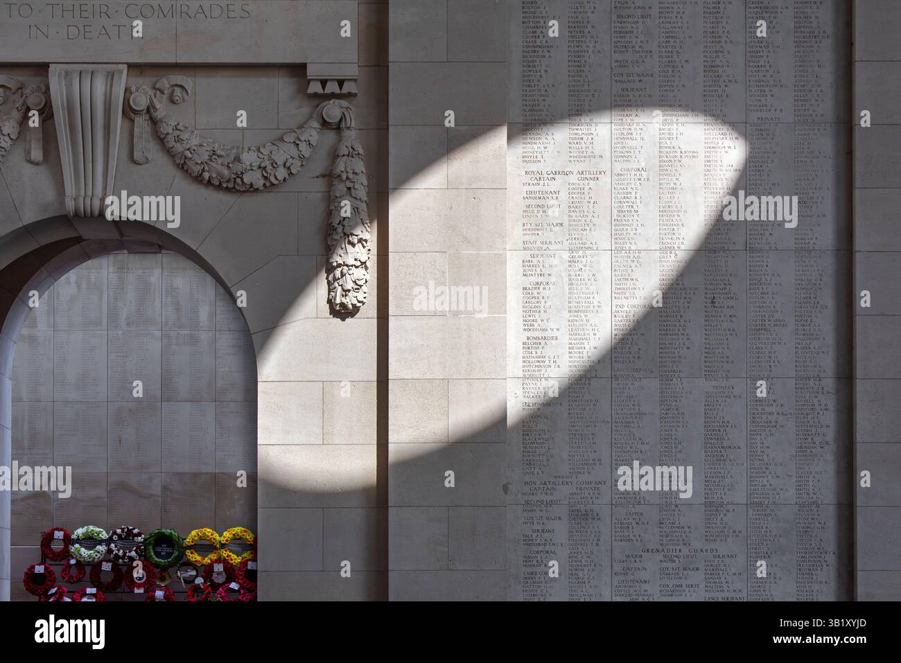 Menin Gate / Menenpoort, Gedenkstätte für die vermissten Soldaten der Commonwealth-Nationen, die während des Ersten Weltkriegs in Ypern starben Stockfoto