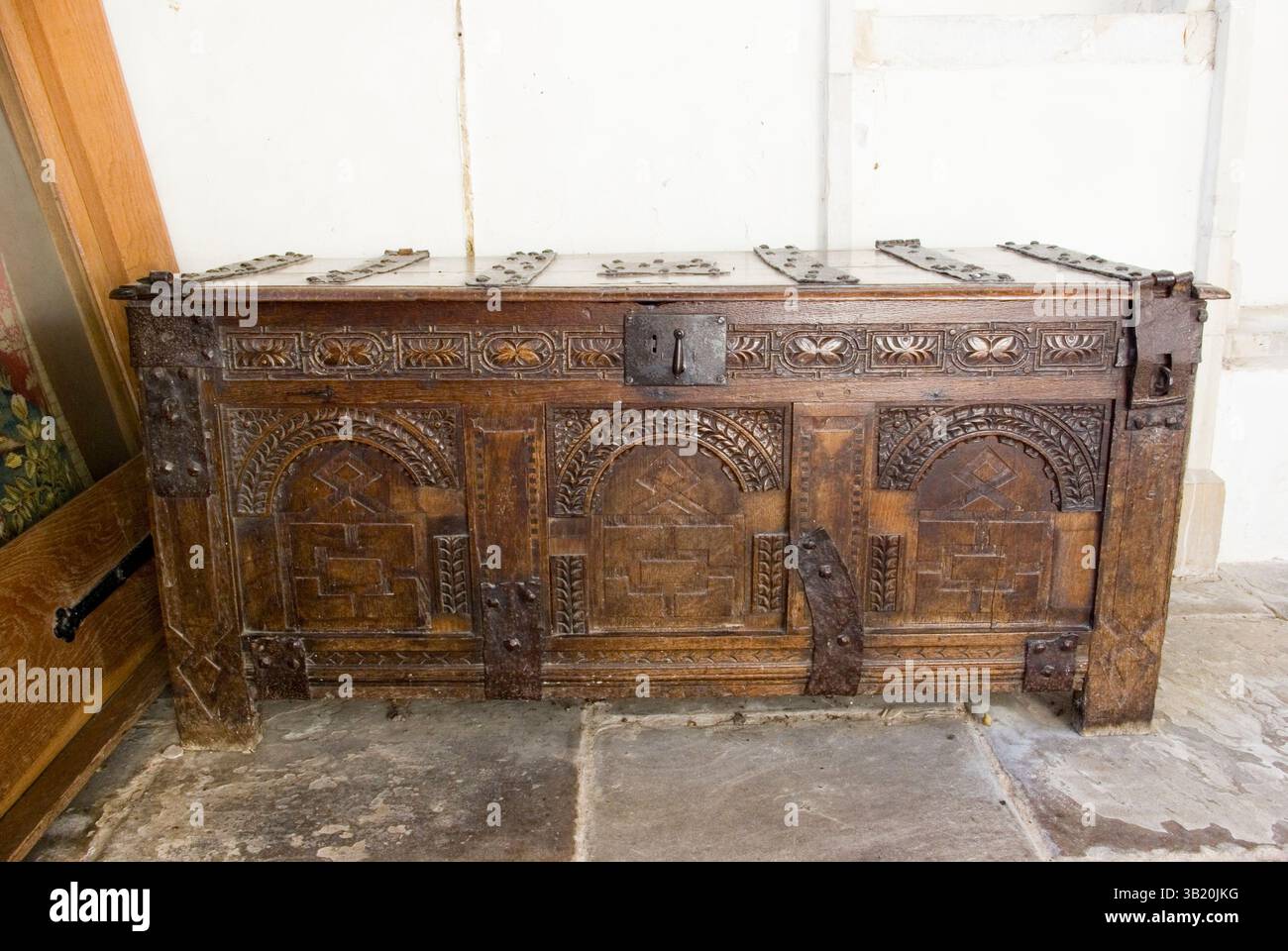 Alte Holzkiste, St. Mary's Church Ashwell, Hertfordshire Stockfoto