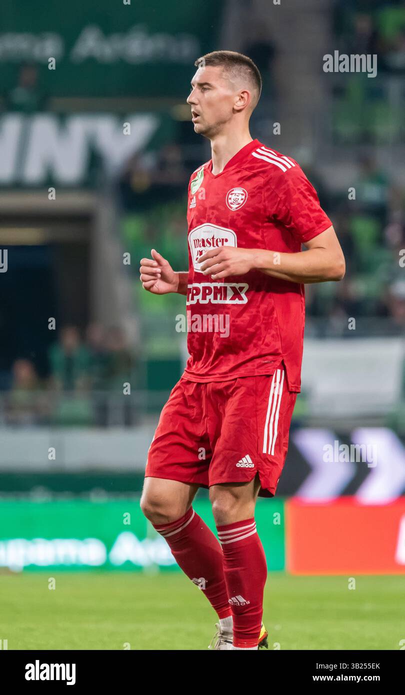 Budapest, Ungarn – 6. Mai 2023. Kisvarda Rechtspräsident Viktor Hey während des ungarischen Ligaspiels Ferencvaros gegen Kisvarda (3:0). Stockfoto
