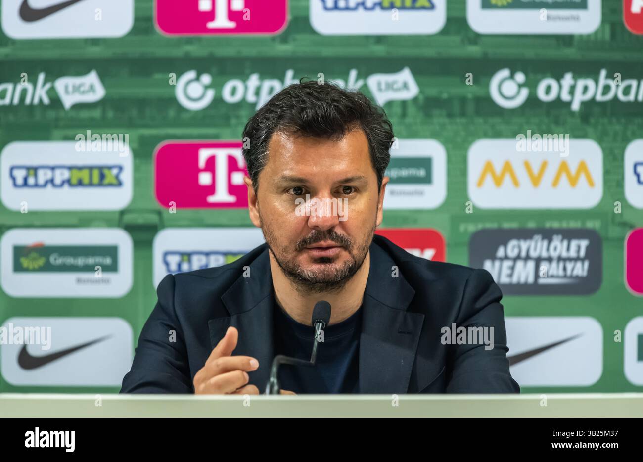 Budapest, Ungarn – 6. Mai 2023. Kisvarda-Trainer Milos Kruscic während des ungarischen Ligaspiels Ferencvaros gegen Kisvarda (3:0). Stockfoto