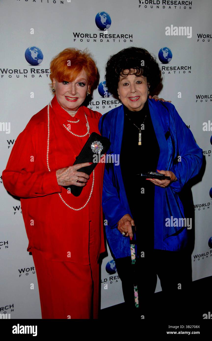 Ann Robinson und Jane Withers während der Premiere des neuen Films MARY PICKFORD, THE MUSE OF THE MOVIES, der am 28. August 2009 in Beverly Hills an der Academy of Motion Picture Arts and Science, Samuel Goldwyn Theater, stattfand. Kalifornien..Foto: Michael Germana / Superstar Images - Globe Photos (Foto: © Michael Germana/Globe Photos/ZUMAPRESS.com) Stockfoto