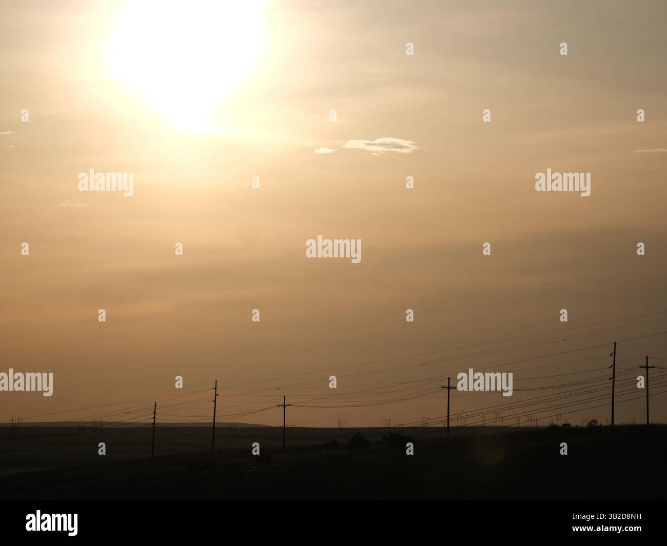 Verbranntes Gold über den Linien Stockfoto