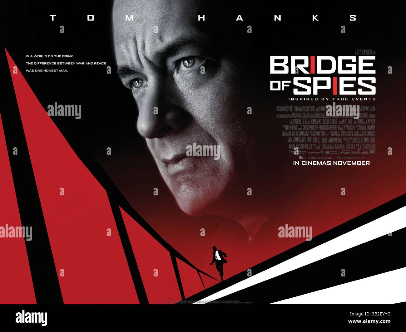 ERSCHEINUNGSDATUM: 16. Oktober 2015TITLE: Bridge of Spies STUDIO: Voltage Pictures REGISSEUR: Steven Spielberg PLOT: Während des Kalten Krieges wird ein amerikanischer Anwalt rekrutiert, um einen verhafteten sowjetischen Spion vor Gericht zu verteidigen und dann der CIA zu helfen, den Austausch des Spions gegen den sowjetisch gefangenen amerikanischen U2-Spion-Piloten Francis Gary Powers zu ermöglichen ZUMAPRESS.com. Stockfoto
