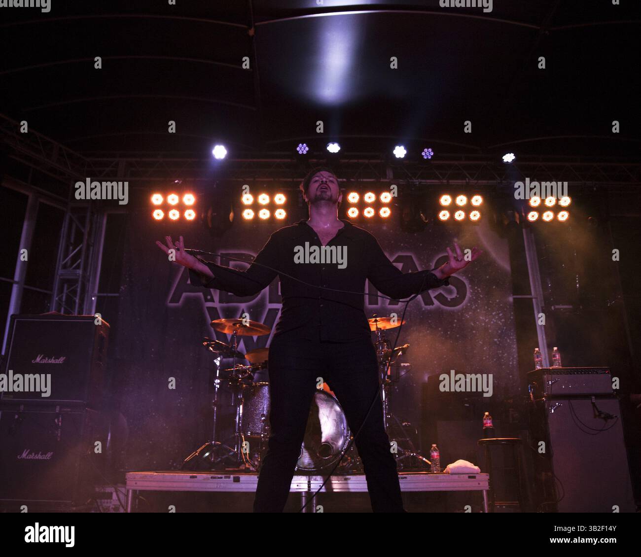20. Januar 2016: Dallas – Sänger RICK DEJESUS von der amerikanischen Rockband Adelitas Way tritt im Gas Monkey Bar N Grill in Dallas auf, Texas, als Teil der Tour der Band Bad Reputation auf. (Bild: © Scott W. Coleman via ZUMA Wire) Stockfoto