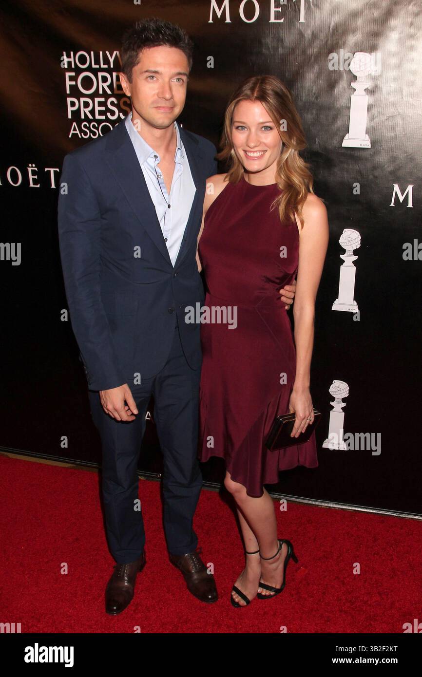 August 2015 - Beverly Hills, CA, USA - LOS ANGELES - 13. August: Topher Grace, Ashley Hinshaw beim HFPA veranstaltet Annual Grants Bankett - Ankunft im Beverly Wilshire Hotel am 13. August 2015 in Beverly Hills, CA Foto über Newscom (Credit Image: © hPa/Newscom via ZUMA Press) Stockfoto