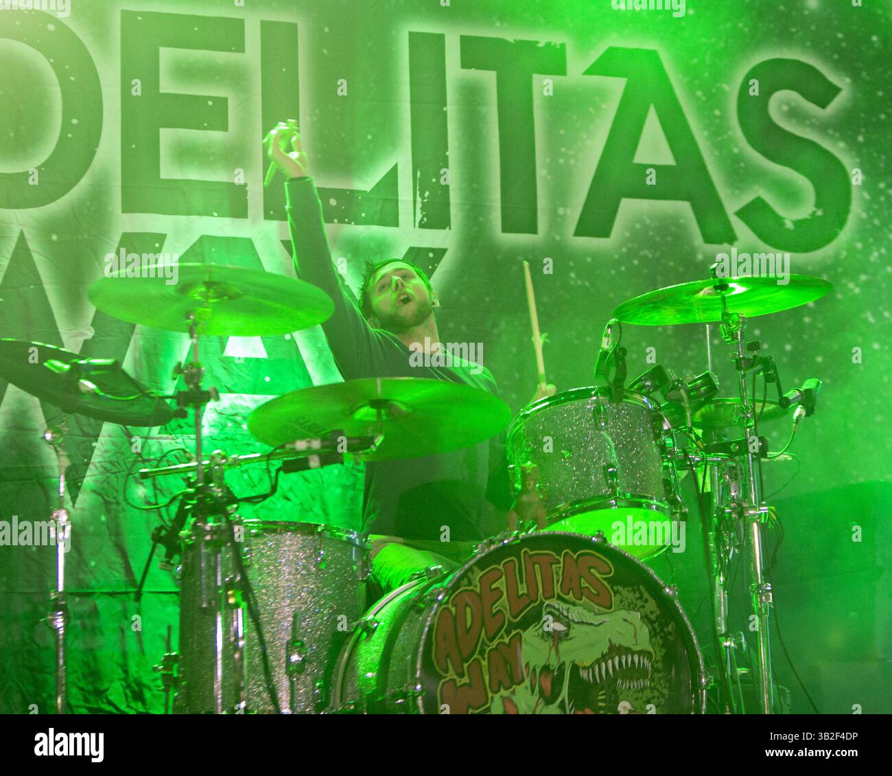 20. Januar 2016 – Dallas – Drummer TRE STAFFORD von der amerikanischen Rockband Adelitas Way tritt im Rahmen der „Bad Reputation“-Tour der Gruppe in der Gas Monkey Bar N Grill in Dallas, Texas auf. (Bild: © Scott W. Coleman via ZUMA Wire) Stockfoto