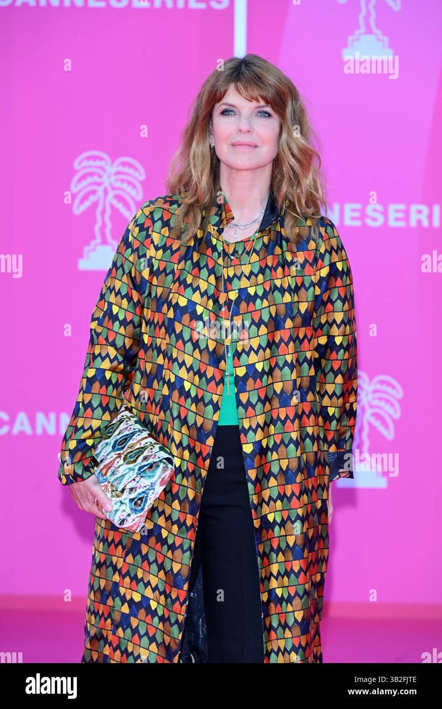 Cannes, Frankreich. April 2025. Cannes - 8. Canneseries International Festival - 4. Rosa Teppich - Gwendoline Hamon Credit: Unabhängige Fotoagentur/Alamy Live News Stockfoto