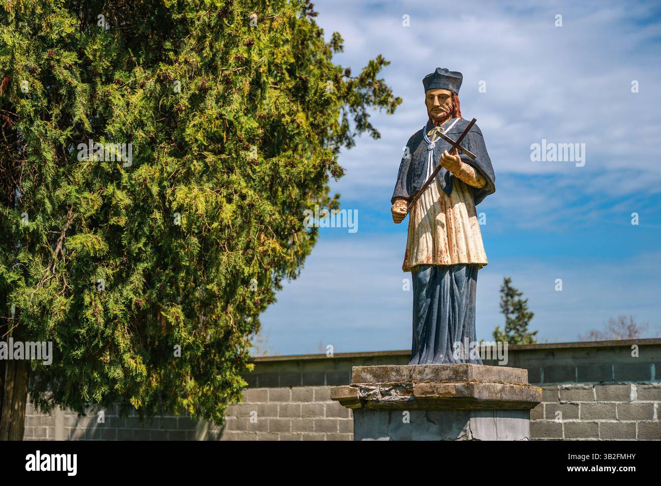Kirche der Versteigerung des Heiligen Kreuzes in Petrovaradin, Novi Sad, Serbien. Selektiver Fokus. Stockfoto