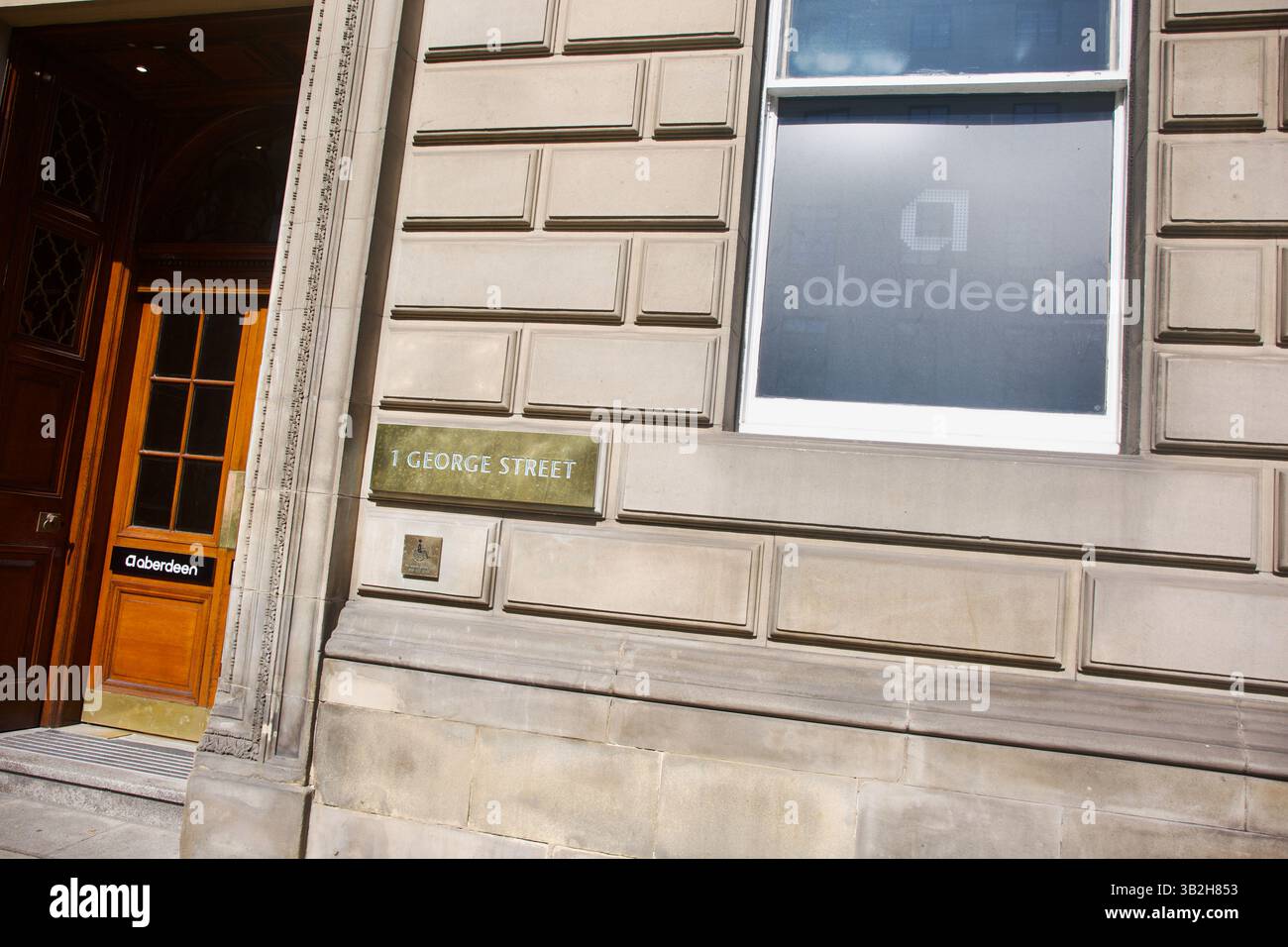 Edinburgh, Großbritannien, 17. April 2025: Hauptsitz der Aberdeen Group in George Street, Edinburgh. Quelle: DB Media Services, Alamy Stockfoto