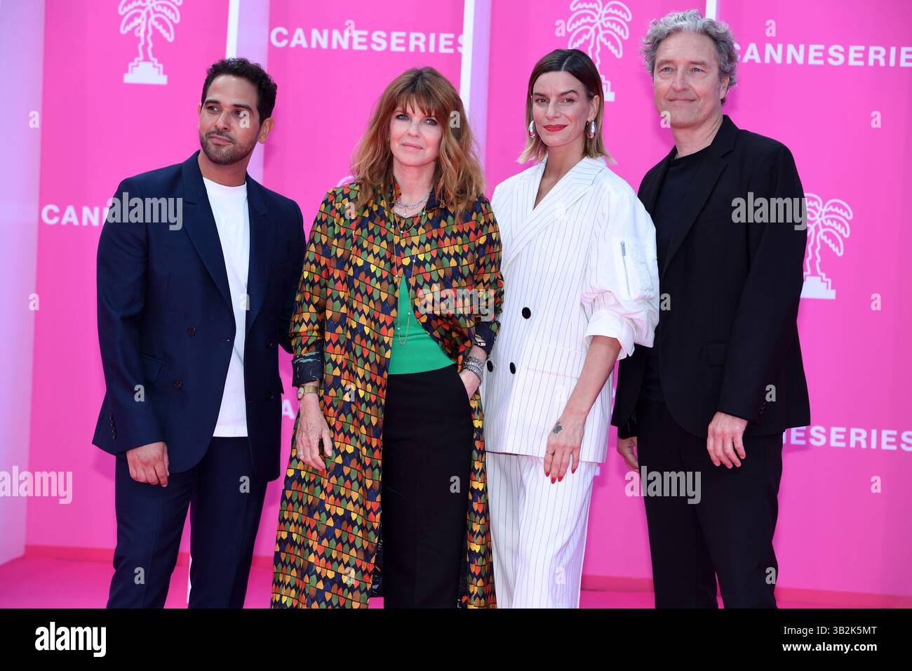 Cannes, Frankreich. April 2025. Benjamin Baroche, Gwendoline Hamon, Fauve Hautot und Samy Gharbi nehmen am vierten Tag des 8. Internationalen Canneseries Festivals im Palais des Festivals in Cannes Teil. (Foto: Gianluigi Jorio/SOPA Images/SIPA USA) Credit: SIPA USA/Alamy Live News Stockfoto