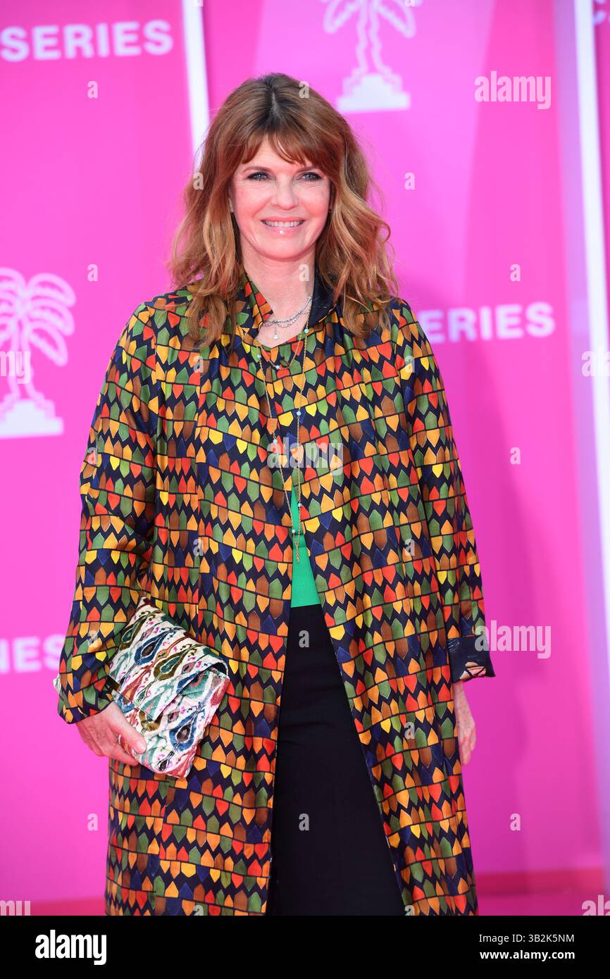 Cannes, Frankreich. April 2025. Gwendoline Hamon besucht den Pink Carpet am vierten Tag während des 8. Canneseries International Festival im Palais des Festivals in Cannes. Quelle: SOPA Images Limited/Alamy Live News Stockfoto