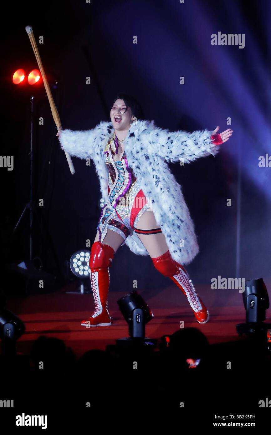 Tokio, Japan. April 2025. Die japanische Profi-Wrestlerin Hikaru Shida kommt bei der Gran Premio International Championship beim Lucha Fiesta in der Sumo Arena zum Einsatz. Japanische Profi-Wrestler traten in neun Spielen gegen ausländische Spieler (hauptsächlich aus Mexiko) an. (Kreditbild: © Rodrigo Reyes Marin/ZUMA Press Wire) NUR REDAKTIONELLE VERWENDUNG! Nicht für kommerzielle ZWECKE! Stockfoto