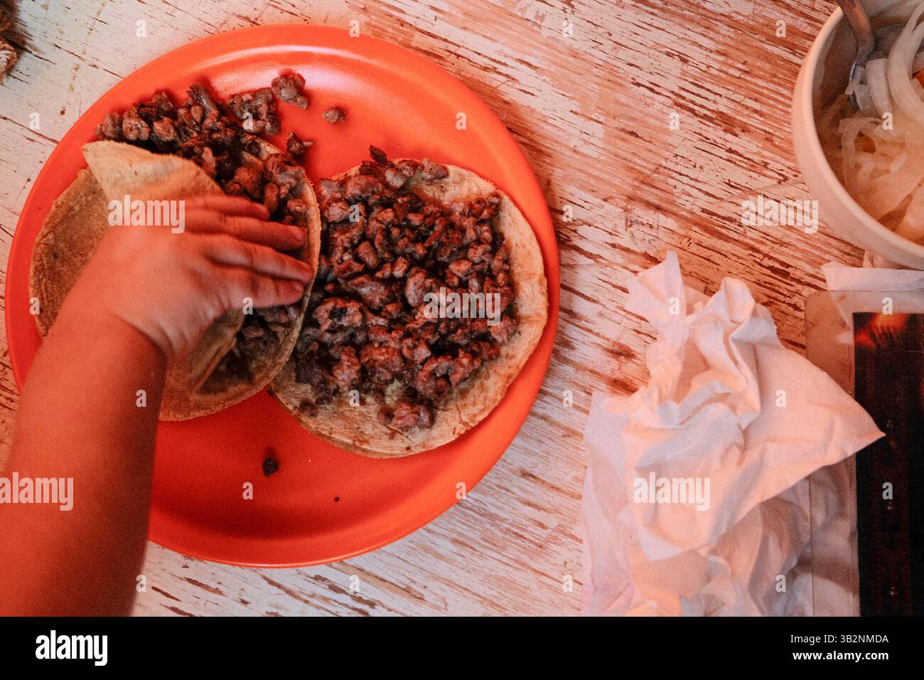 Mexikanische Street Tacos Zum Anfassen Stockfoto