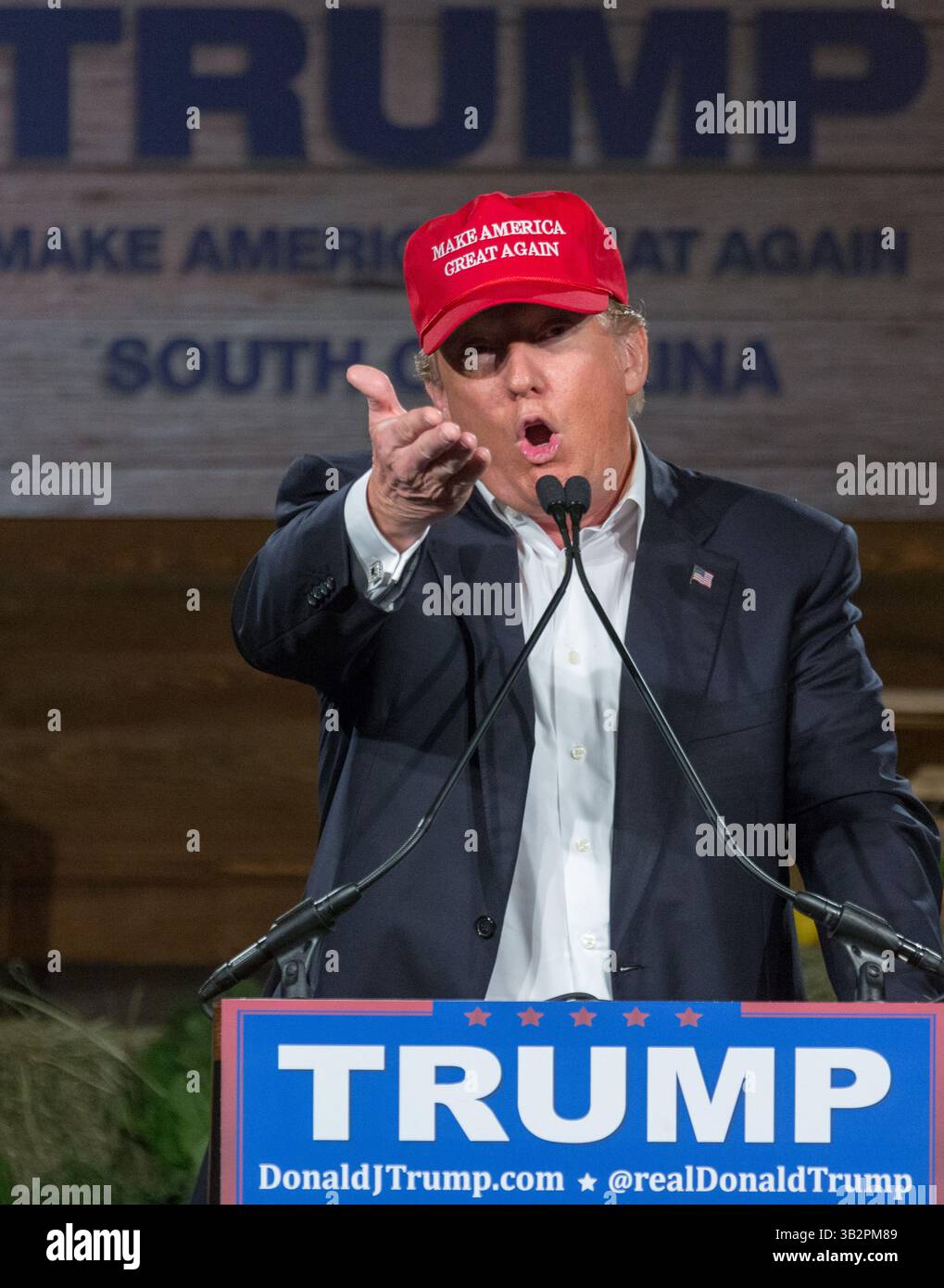 27. Januar 2016: Lexington, South Carolina, USA – der Präsidentschaftskandidat DONALD TRUMP spricht bei einer Kundgebung in Lexington an seine Anhänger. (Bild: © Richard Ellis Via ZUMA Wire) Stockfoto