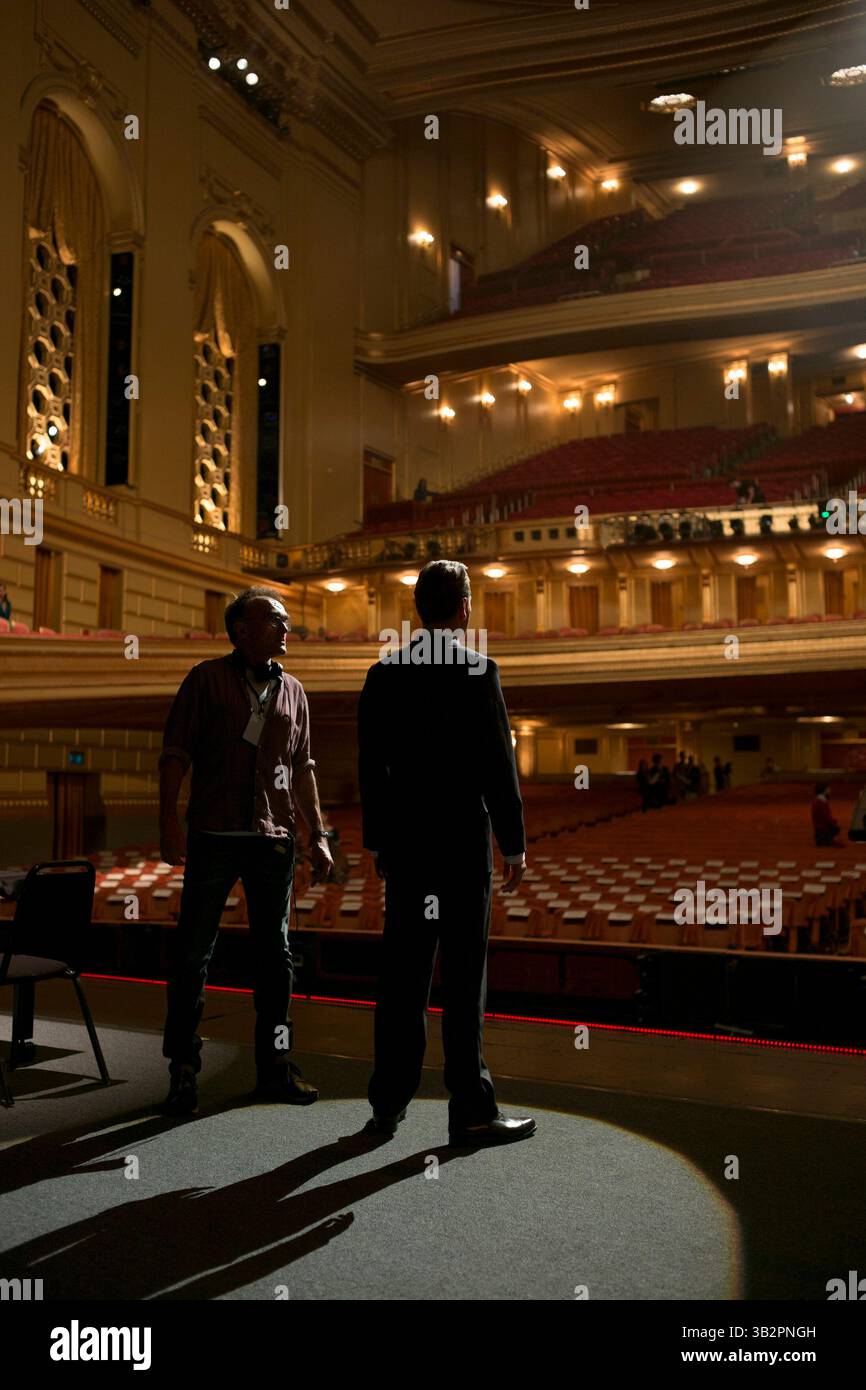 ERSCHEINUNGSDATUM: 23. Oktober 2015.TITEL: Steve Jobs. STUDIO: Universelle Bilder. REGIE: Danny Boyle. PLOT: Steve Jobs nimmt uns hinter die Kulissen der digitalen Revolution, um ein Porträt des Mannes in seinem Epizentrum zu malen. Die Geschichte entfaltet sich hinter den Kulissen bei drei ikonischen Produkteinführungen, die 1998 mit der Enthüllung des iMac enden. IM BILD: Michael Fassbender als Steve Jobs. (Foto: © Universal Pictures/Entertainment Pictures) Stockfoto