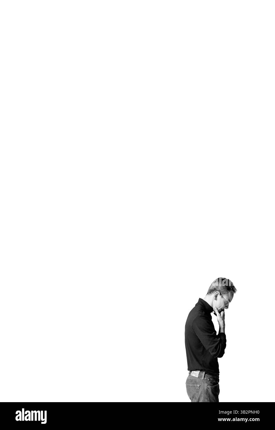 ERSCHEINUNGSDATUM: 23. Oktober 2015.TITEL: Steve Jobs. STUDIO: Universelle Bilder. REGIE: Danny Boyle. PLOT: Steve Jobs nimmt uns hinter die Kulissen der digitalen Revolution, um ein Porträt des Mannes in seinem Epizentrum zu malen. Die Geschichte entfaltet sich hinter den Kulissen bei drei ikonischen Produkteinführungen, die 1998 mit der Enthüllung des iMac enden. IM BILD: Michael Fassbender als Steve Jobs. (Foto: © Universal Pictures/Entertainment Pictures) Stockfoto