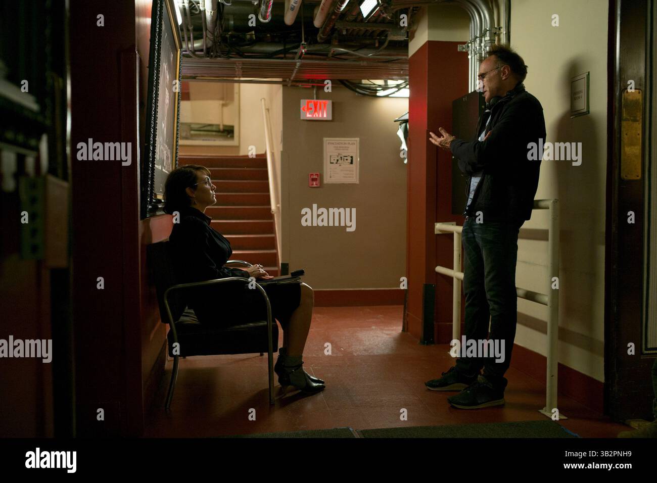 ERSCHEINUNGSDATUM: 23. Oktober 2015.TITEL: Steve Jobs. STUDIO: Universelle Bilder. REGIE: Danny Boyle. PLOT: Steve Jobs nimmt uns hinter die Kulissen der digitalen Revolution, um ein Porträt des Mannes in seinem Epizentrum zu malen. Die Geschichte entfaltet sich hinter den Kulissen bei drei ikonischen Produkteinführungen, die 1998 mit der Enthüllung des iMac enden. IM BILD: Michael Fassbender als Steve Jobs. (Foto: © Universal Pictures/Entertainment Pictures) Stockfoto