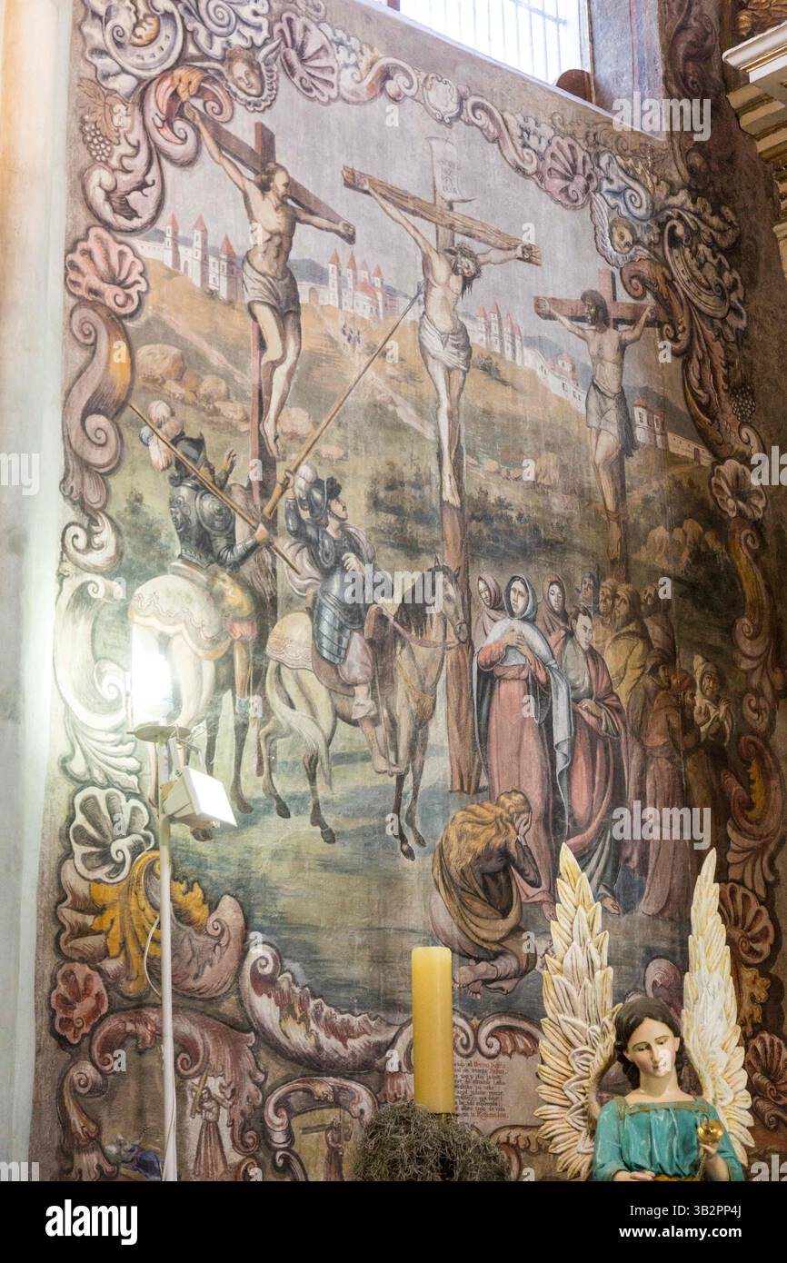 3. Januar 2016 - Atotonilco, Guanajuato, Mexiko - mexikanische volkstümliche Wandmalereien an der Decke und den Wänden des Heiligtums von Atotonilco, einem wichtigen katholischen Schrein in Atotonilco, Mexiko. Die Gemälde wurden von Antonio Martinez de Pocasangre und José Maria Barajas über einen Zeitraum von dreißig Jahren erstellt und sind als Sixtinische Kapelle von Mexiko bekannt. (Bild: © Richard Ellis Via ZUMA Wire) Stockfoto