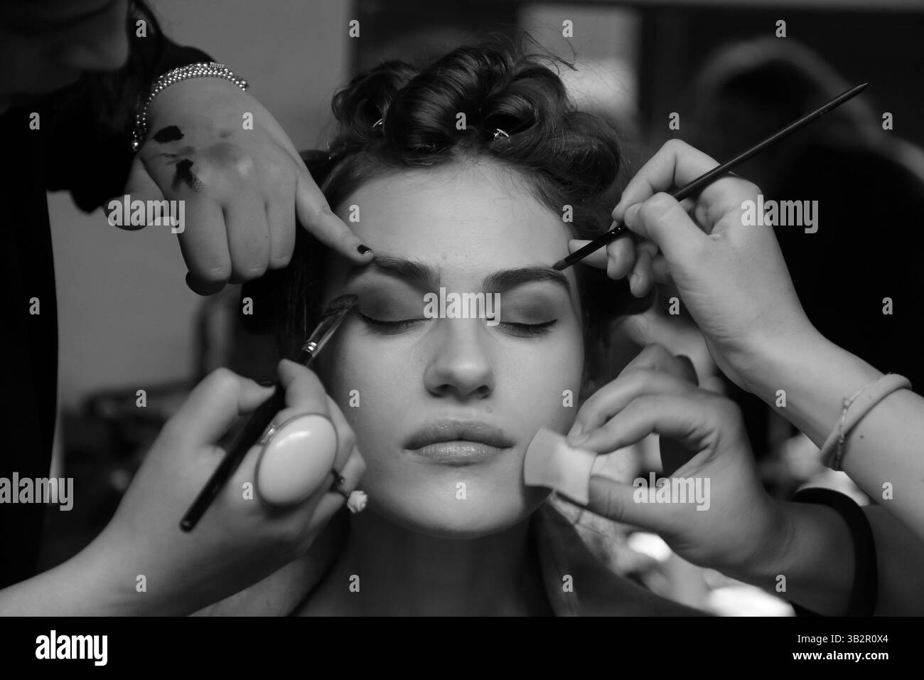 Januar 2016 - Rom, italien - Rome Fashion Week erster Tag mit Gästen, Models, Menschen und Duft von Mode. (Foto: © Evandro Inetti/ZUMA Wire) Stockfoto