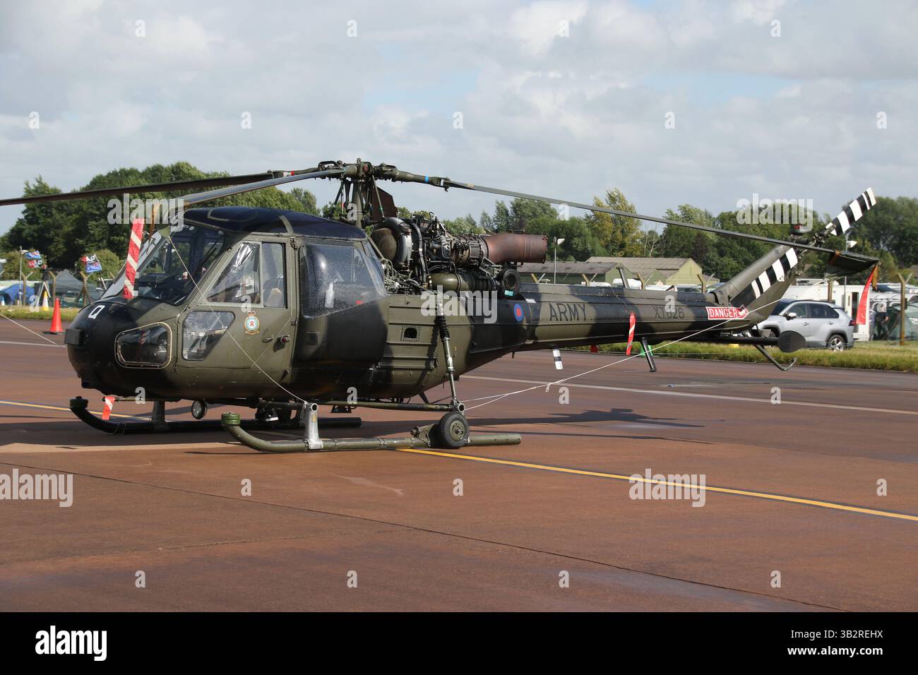 G-CIBW, ein Westland Scout AH.1, der von der Historic Army Aircraft Flight betrieben wird, auf der Royal International Air Tattoo 2023 (RIAT 23), die bei der RAF Fairford in Gloucestershire, England, stattfindet. Das Flugzeug war zuvor im britischen Army Air Corps mit der Serie XT626 eingesetzt worden. Stockfoto