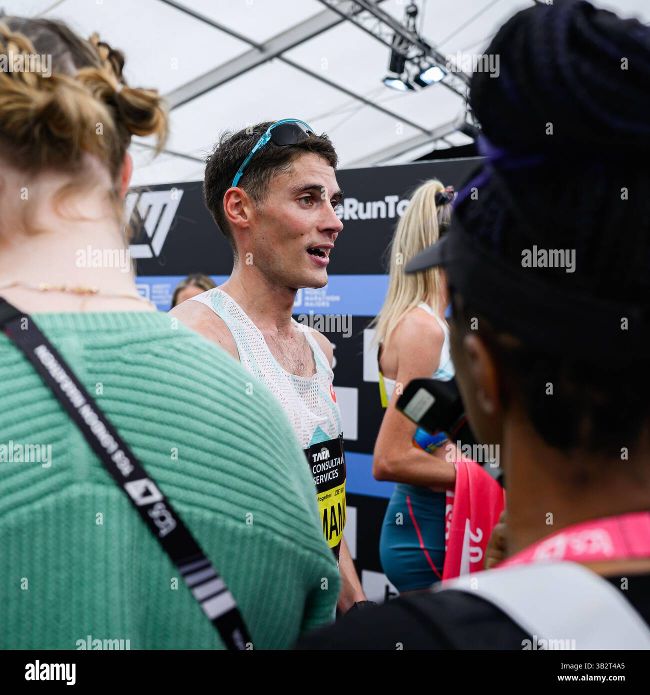 LONDON, VEREINIGTES KÖNIGREICH. April 25. Während des TCS London Marathon 2025 in der Mall am Sonntag, 27. April 2025 in LONDON, GROSSBRITANNIEN. Quelle: Taka G Wu/Alamy Live News Stockfoto
