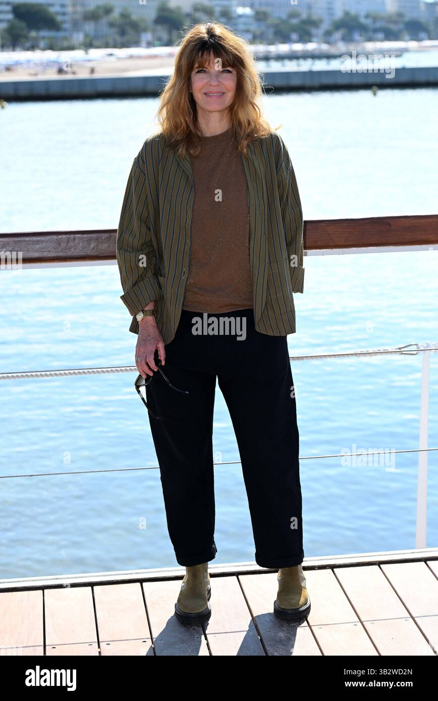 Cannes, Frankreich. April 2025. Cannes - 8. Internationales Canneseries Festival - Fotoruf „Rien ne T'efface“ - Gwendoline Hamon Credit: Unabhängige Fotoagentur/Alamy Live News Stockfoto