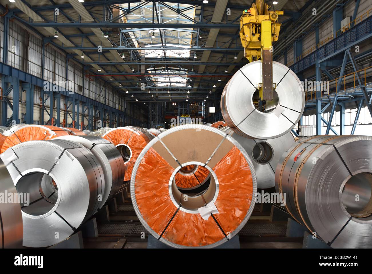 Industrielle Anlage für die Produktion von Blechen in einem Stahlwerk Stockfoto