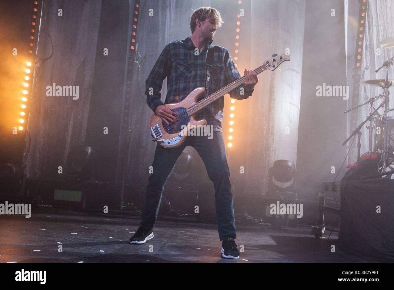 28. November 2015 - San Antonio, Texas, USA - Parkway Drive tritt im Aztec Theatre in San Antonio, Tx auf (28.11.15). Foto von JIA O'CONNER. (Bild: © Michael Mullenix via ZUMA Wire) Stockfoto