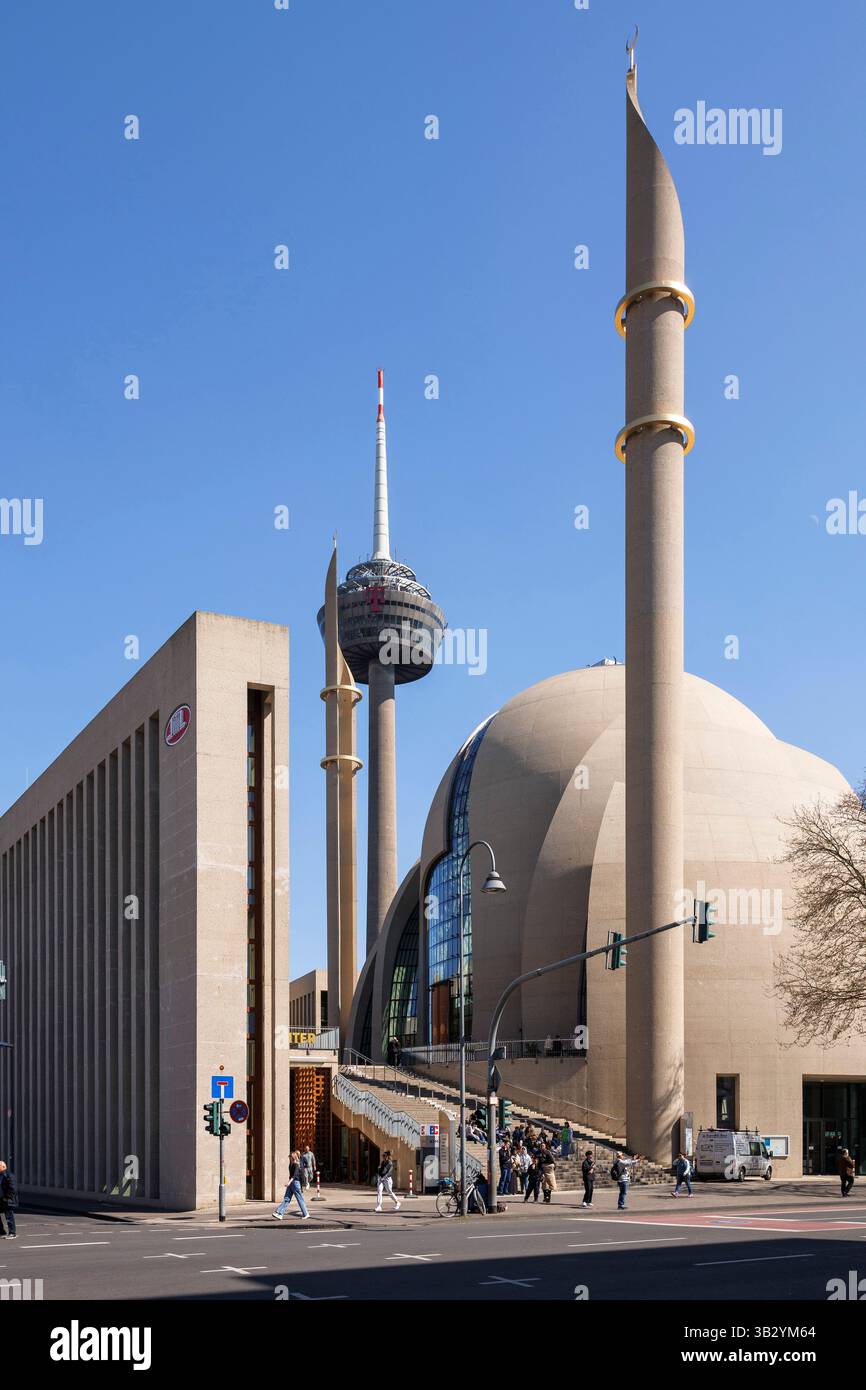 Die DITIB-Moschee der Türkisch-Islamischen Union für religiöse Angelegenheiten im Stadtbezirk Ehrenfeld, Architekt Paul Boehm, Colonius, Fernsehturm, Stockfoto Die DITIB-Moschee der Türkisch-Islamischen Union für religiöse Angelegenheiten im Stadtbezirk Ehrenfeld, Architekt Paul Boehm, Colonius, Fernsehturm, Stockfoto