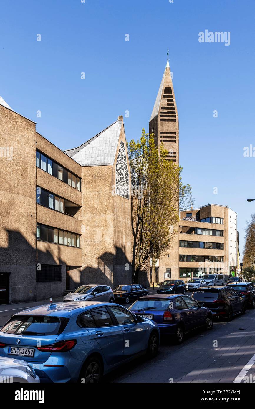 Kirche St. Gertrud des Architekten Gottfried Boehm an der Krefelder Straße, Köln. St. Gertrud Kirche von Gottfried Böhm in der Krefelder Str Stockfoto