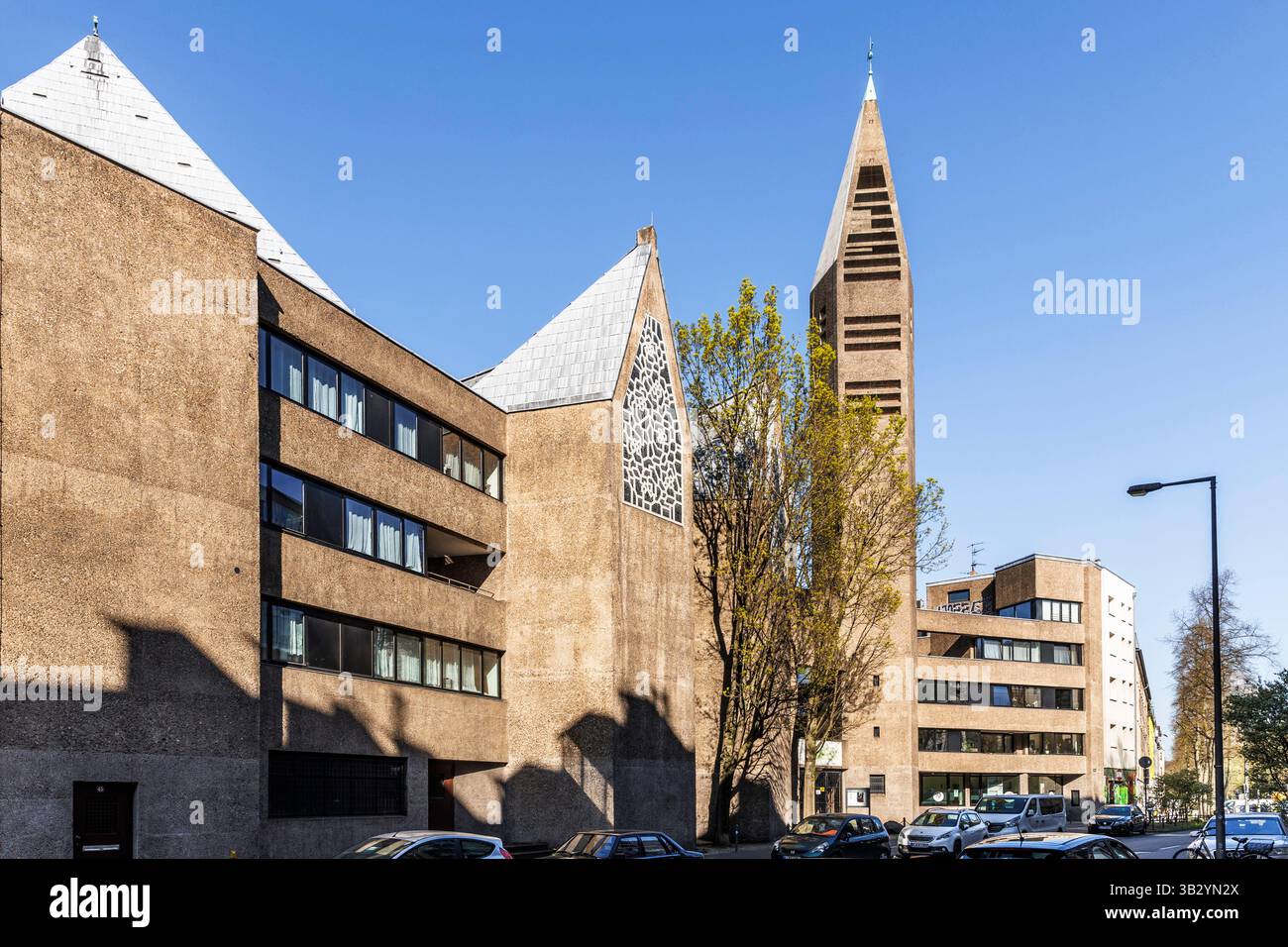 Kirche St. Gertrud des Architekten Gottfried Boehm an der Krefelder Straße, Köln. St. Gertrud Kirche von Gottfried Böhm in der Krefelder Str Stockfoto